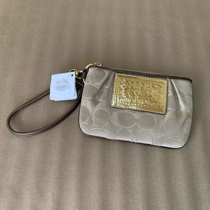 NWT Coach Poppy Signature Small Wristlet in Khaki